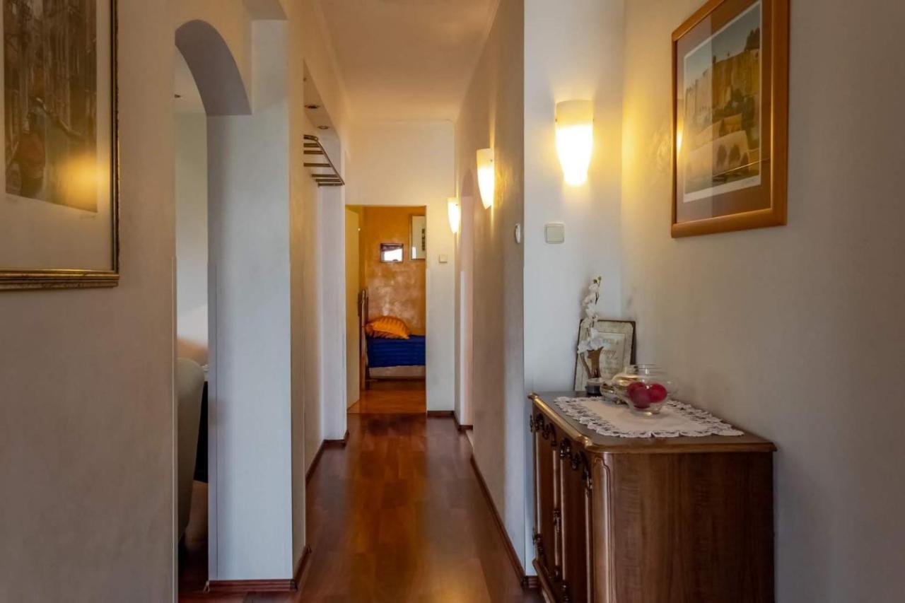 Apartment Gea Icici Exterior photo
